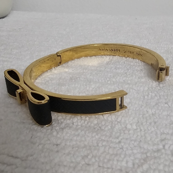 Kate Spade Black and Gold Bow Textured Hinged Bracelet - Picture 10 of 11